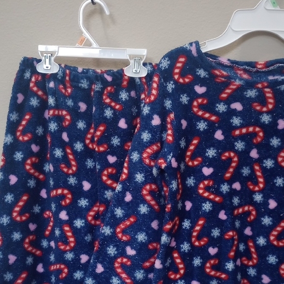 Sale💜Festive Candy Cane Kids Pajamas - Picture 7 of 7